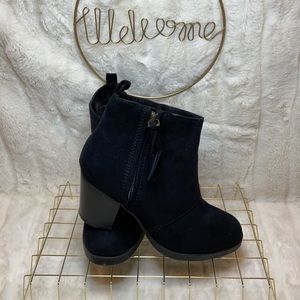 Old Navy black jack booties